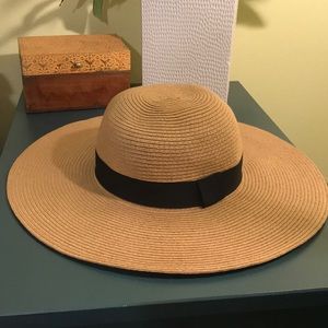 Express summer floppy hat